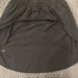 lululemon athletica black hotty hot tennis skirt size 4 Mini Skirt